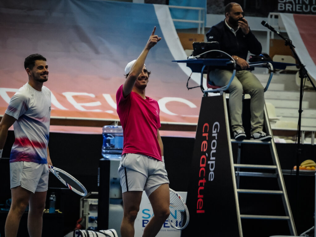 Arthur Reymond et Luca Sanchez sur le court pendant l’Open 2026